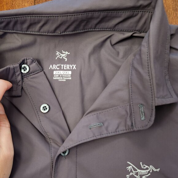 Arcteryx men's short sleeve gray polo shirt in size 2XL - Picture 3 of 4